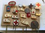 20 speldjes Rode Kruis, Verzamelen, Speldjes, Pins en Buttons, Ophalen of Verzenden, Gebruikt, Overige onderwerpen