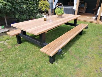 STOERE MAATWERK PICKNICKTAFELS beschikbaar voor biedingen