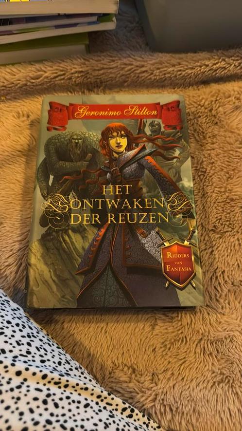 Geronimo Stilton - Het ontwaken der reuzen, Boeken, Kinderboeken | Jeugd | 10 tot 12 jaar, Zo goed als nieuw, Ophalen of Verzenden