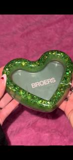 Handgemaakte Broers Podcast Asbak, Verzenden