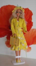 'Barbie oud model' G84: complete geelkleurige set, Kinderen en Baby's, Speelgoed | Poppen, Verzenden, Nieuw, Barbie