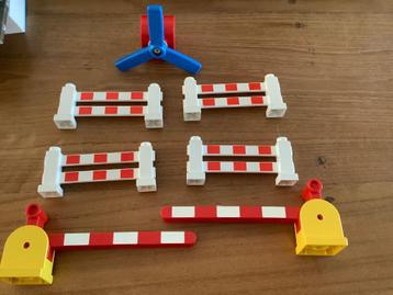 Duplo slagbomen hekken en molen beschikbaar voor biedingen
