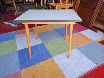 Kei mooi SCHILTE Vintage tafeltje tafel Izgst! Kijk snel, beschikbaar voor biedingen