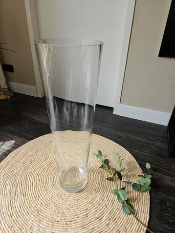 Hoge stevige vaas transparant 70,5 cm hoog beschikbaar voor biedingen