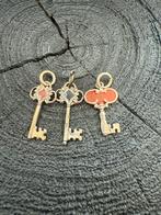 Zilveren sleutels (hangers) / liefdessleutels, Ophalen of Verzenden, Zilver