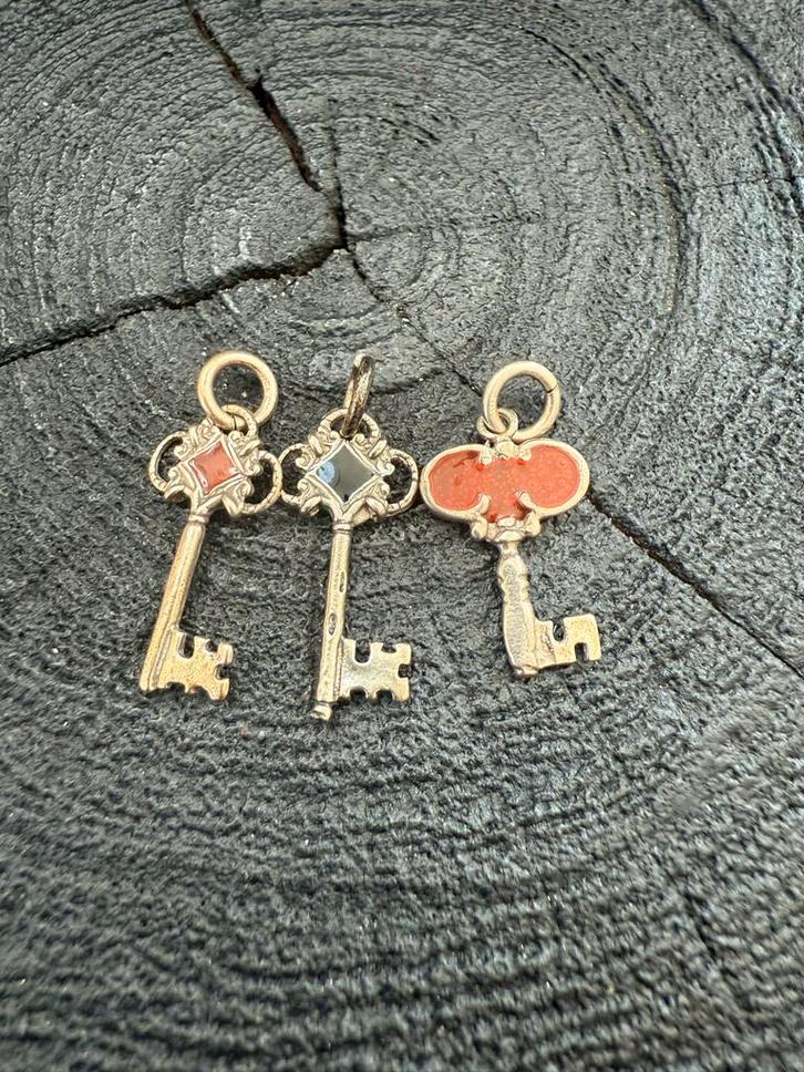 Zilveren sleutels (hangers) / liefdessleutels, Antiek en Kunst, Antiek | Goud en Zilver, Zilver, Ophalen of Verzenden