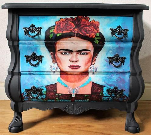 Een prachtige ladekast, buikkastje "Frida Kahlo", Huis en Inrichting, Kasten | Ladekasten, Zo goed als nieuw, Minder dan 100 cm