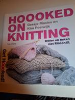 Hoooked on knitting,, Hobby en Vrije tijd, Breien en Haken, Ophalen of Verzenden, Zo goed als nieuw