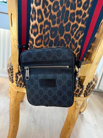 Klein Gucci schoudertasje nektasje beschikbaar voor biedingen