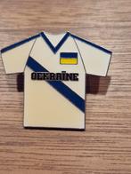 V 058 Pin Voetbal Shirt  Oekraïne 3 x beschikbaar, Verzamelen, Speldjes, Pins en Buttons, Zo goed als nieuw, Verzenden