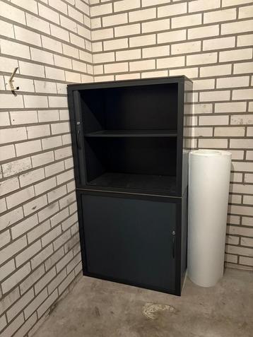 Archiefkast - Praktisch en Ruimtelijk beschikbaar voor biedingen