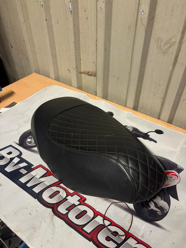 Zip 2000 custom zadel seat netjes, Ophalen of Verzenden