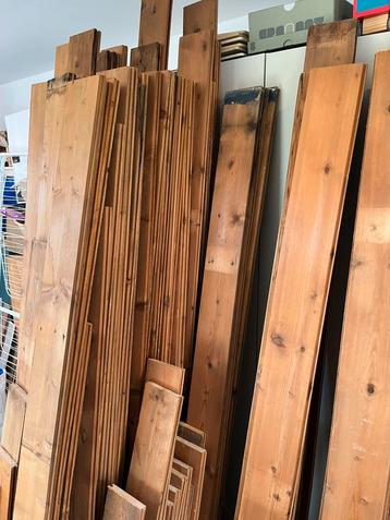 Oud grenenhout partij 24m2 vloerdelen beschikbaar voor biedingen