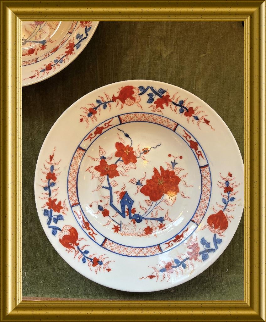 Porseleinen bord met Imari kleuren, Antiek en Kunst, Antiek | Porselein, Ophalen of Verzenden