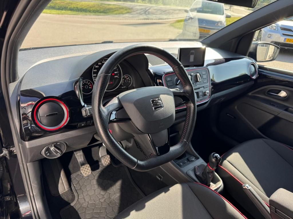 Seat MII 1.0 FR-line FR interieur en exterieur Multimedia sc, Auto's, Voorwielaandrijving, Gebruikt, Euro 6, 840 kg