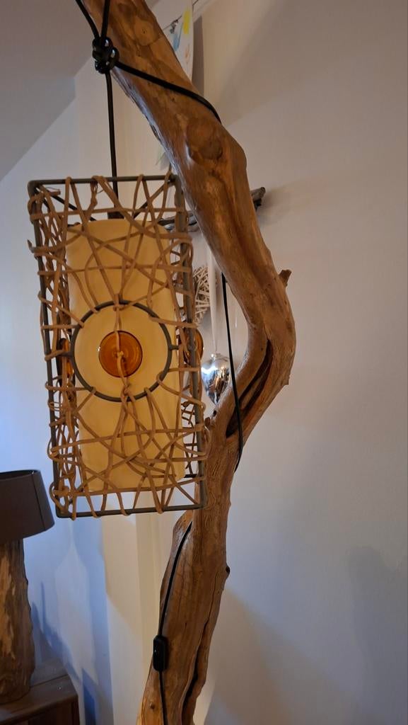 Unieke staande lamp van acaciahout - Handgemaakt, Ophalen, Zo goed als nieuw, Hout, Rustiek, Natuurlijk, Landelijk