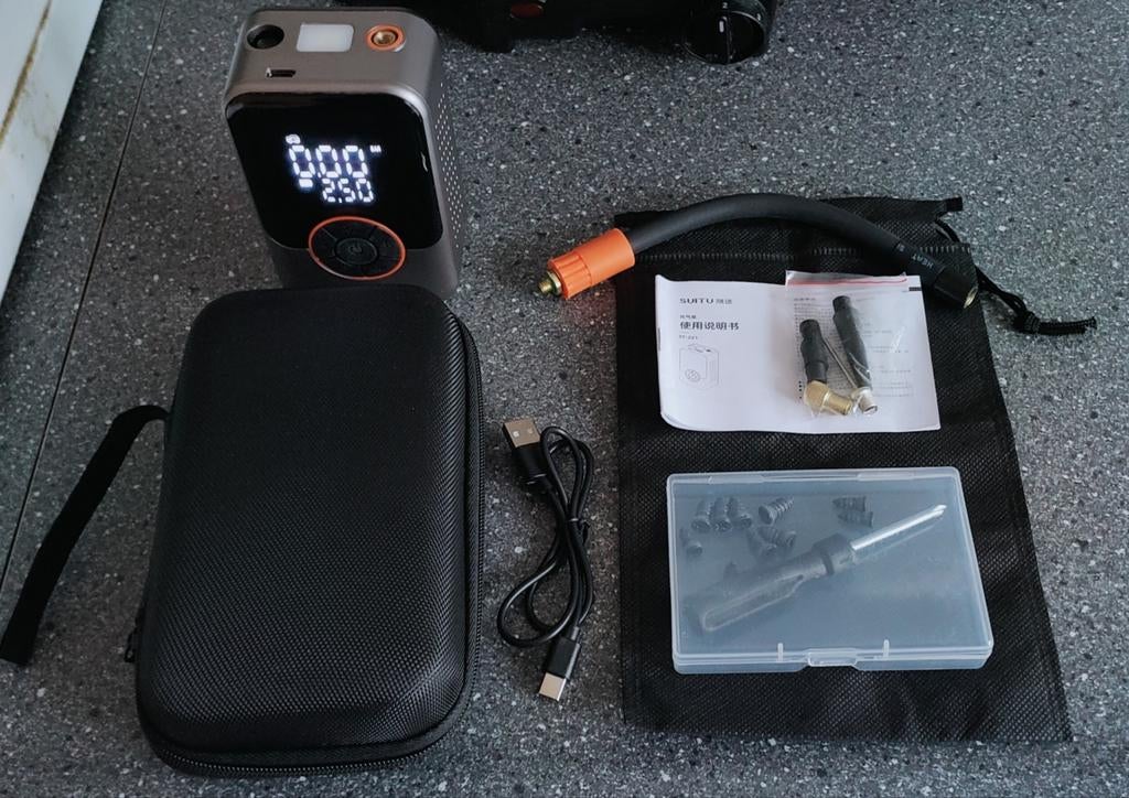 Nieuwe Elektrische auto bandenpomp + reparatieset, Ophalen of Verzenden, Nieuw