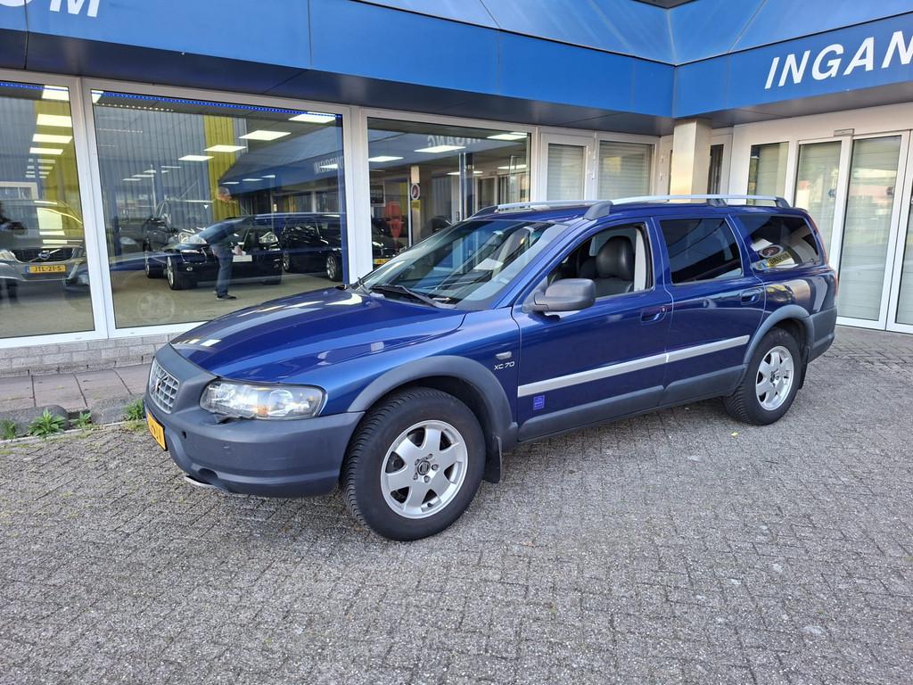 Volvo V70 Cross Country 2.4 T Geartronic Ocean Race NWE APK, Blauw, 2435 cc, Vierwielaandrijving, 93 €/maand