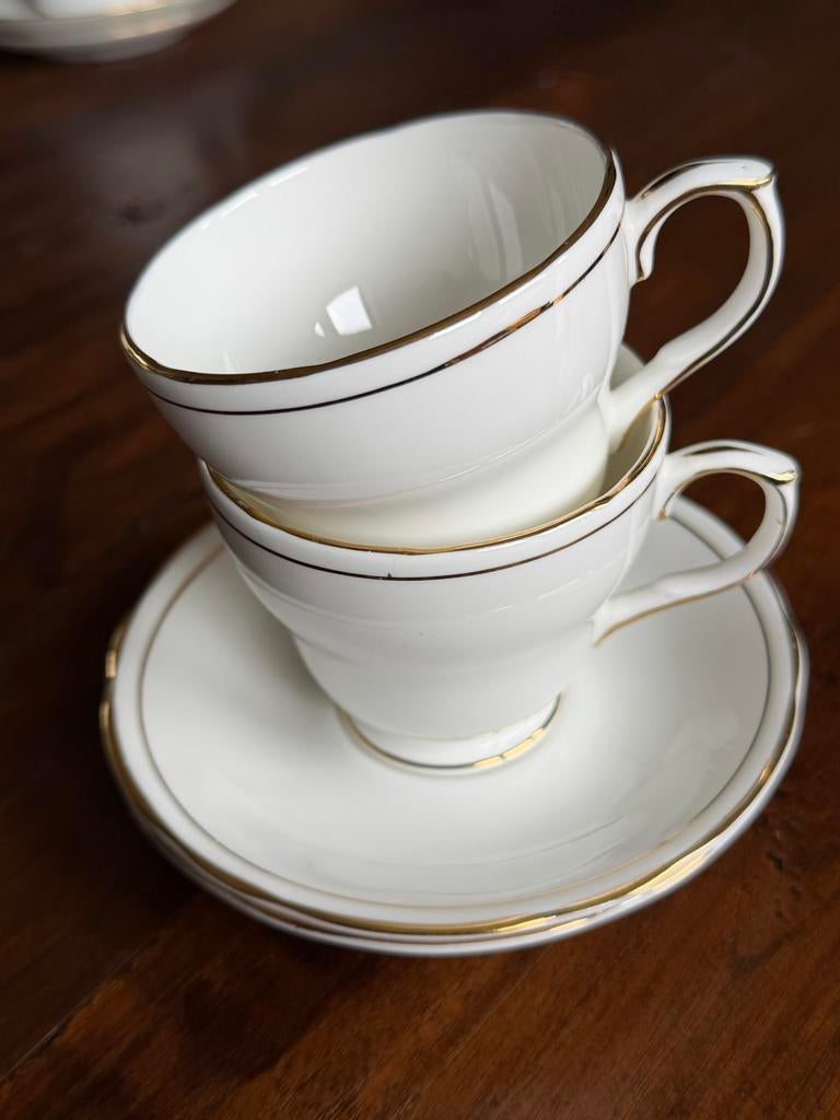 2 Duchess Ascot kopjes met schotels - Fine Bone China, Huis en Inrichting, Keuken | Servies, Zo goed als nieuw, Kop(pen) en/of Schotel(s)