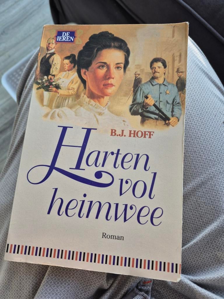 Harten vol heimwee - B.J. Hoff (Roman), Boeken, Ophalen of Verzenden, Gelezen, B.J. Hoff, Nederland