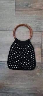 Zwarte handtas met houten handvat en zilveren studs, Ophalen, Zo goed als nieuw, Zwart, Handtas