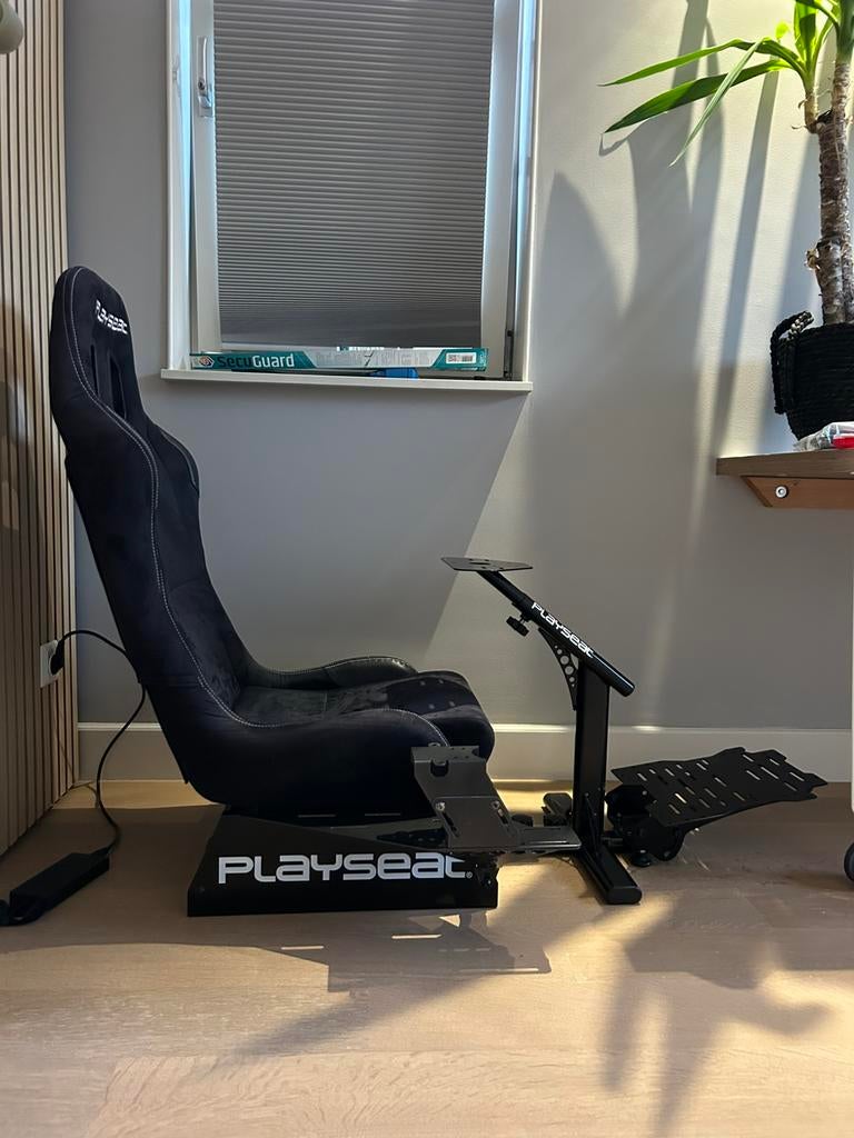 Playseat evolution sim rig/ cockpit, Spelcomputers en Games, Spelcomputers | Sony PlayStation Consoles | Accessoires, Zo goed als nieuw