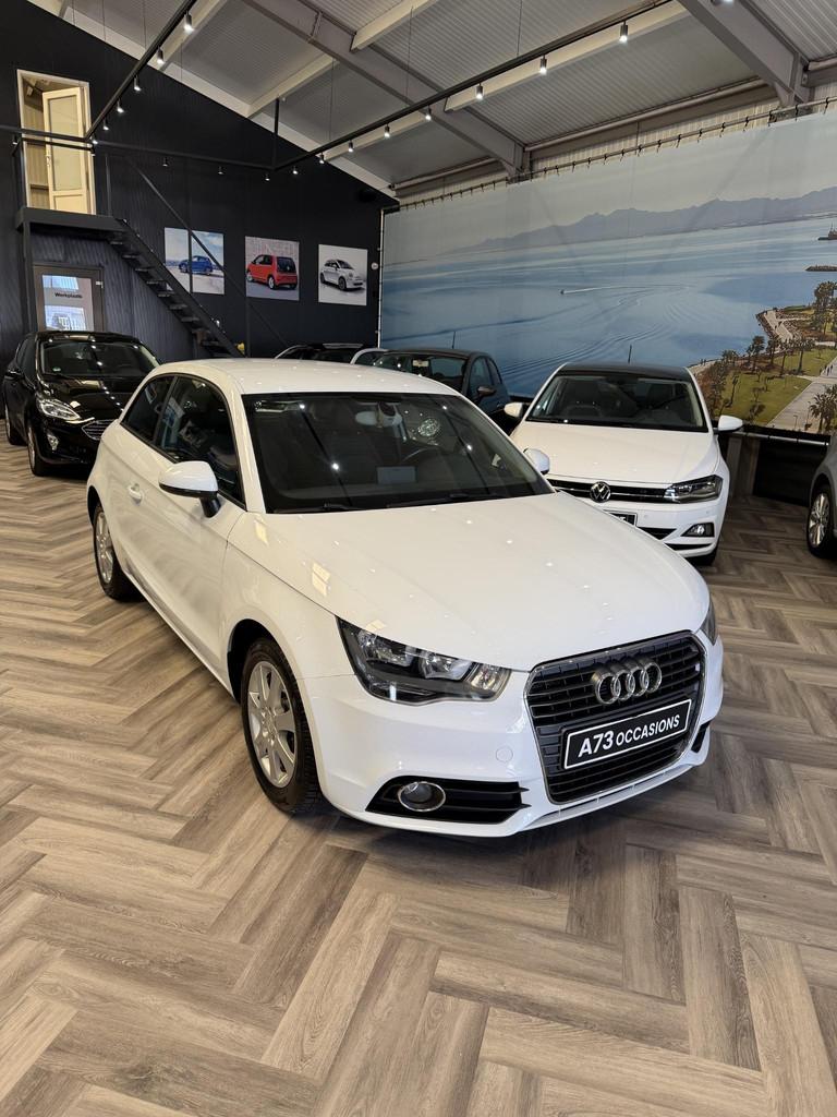 Audi A1 1.2 TFSI Ambition CRUISE,STOELVERWARMING,NAVIGATIE, Voorwielaandrijving, 4 cilinders, 4 stoelen, Wit