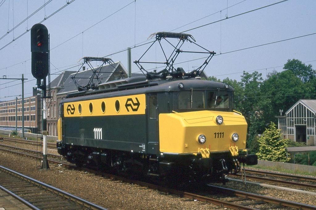 Piko NS 1111 Paaltjesloc van Railhobby digitaal met sound, Wisselstroom, Locomotief, Nieuw, NS
