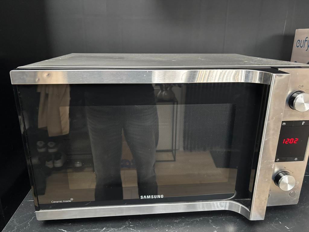 Samsung MC455TBRCSR combimagnetron, Ophalen, Zo goed als nieuw, Minder dan 45 cm