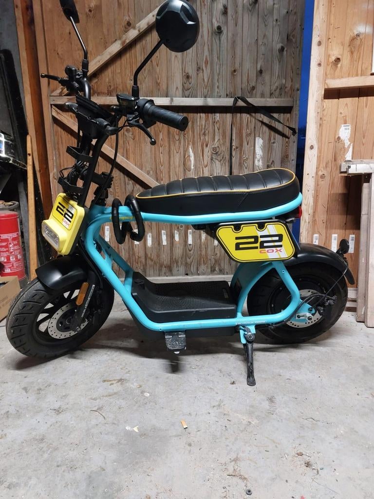 Coopop uit 2023 met blauw kenteken, Fietsen en Brommers, Ophalen