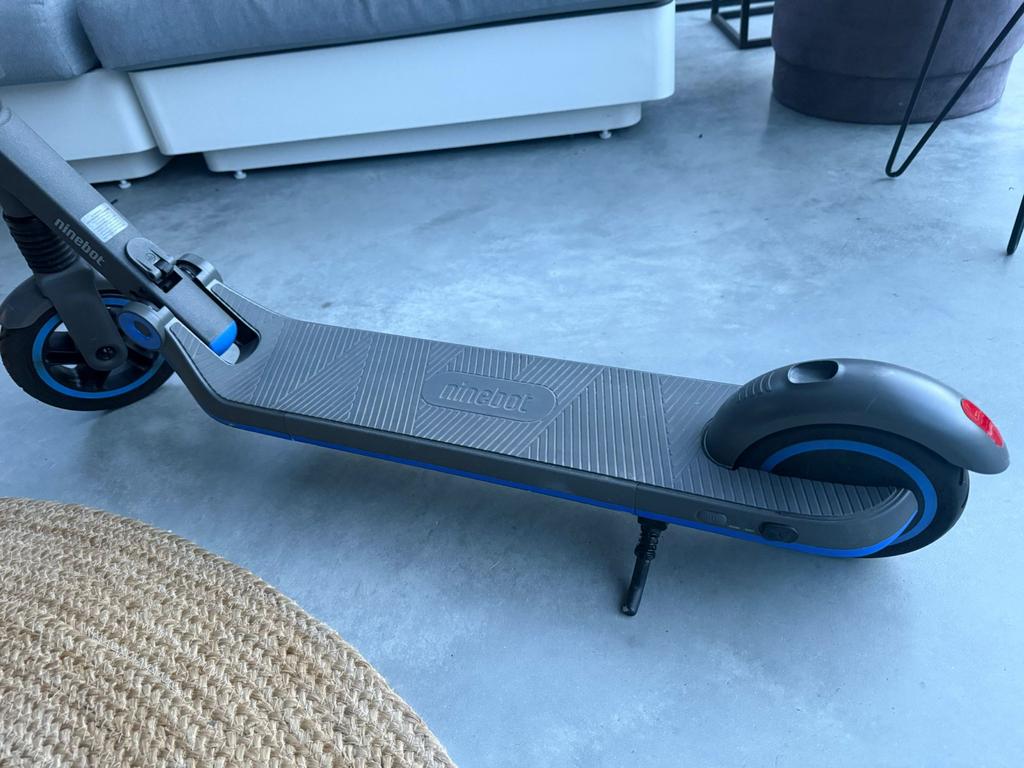 Ninebot kinder elektrische step (E-scooter), Fietsen en Brommers, Steps, Ophalen, Zo goed als nieuw, Elektrische step (E-scooter)