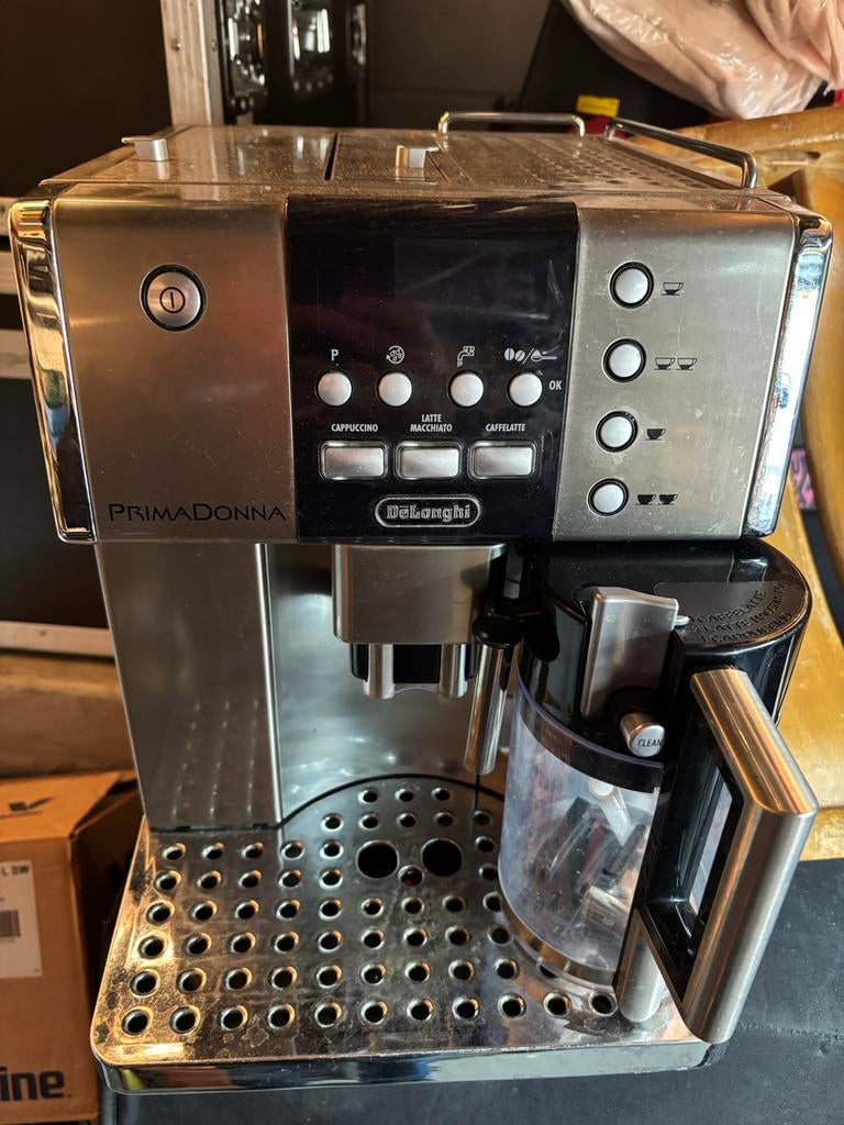 DeLonghi PrimaDonna koffie automaat, Witgoed en Apparatuur, Ophalen, Gebruikt, Koffiemachine, Koffiebonen