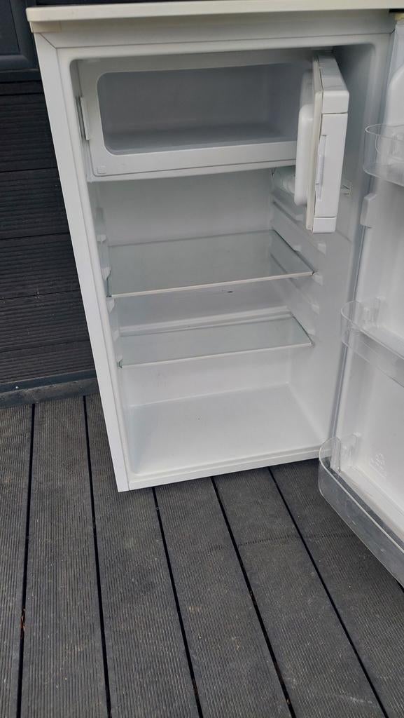 Koelkast met vriesvak ( wit ), Witgoed en Apparatuur, Minder dan 75 liter, Ophalen of Verzenden, Met vriesvak, 85 tot 120 cm