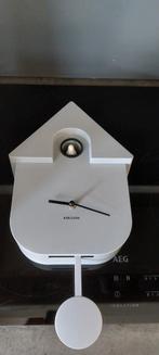 Karlsson Koekoeksklok - Modern Design Wandklok Wit, Ophalen of Verzenden, Zo goed als nieuw, Analoog, Wandklok