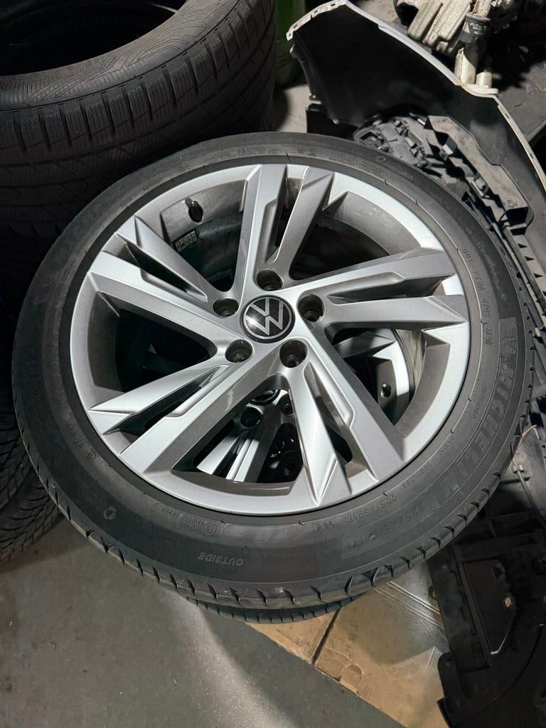 Golf 8 Valencia Velgen, Auto-onderdelen, Banden en Velgen, Gebruikt, Banden en Velgen, 17 inch, Ophalen of Verzenden