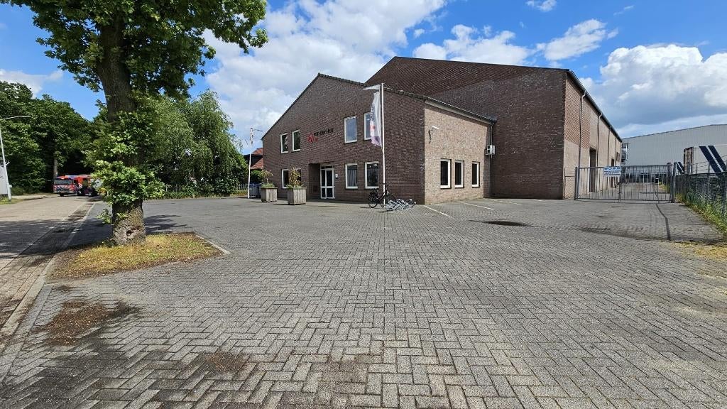 Kantoor op het industrieterrein in Boxmeer (te huur), Zakelijke goederen, Bedrijfs Onroerend goed, Kantoorruimte, Huur