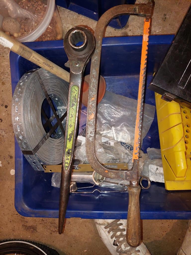Partij handgereedschap en klusmateriaal, Ophalen, Gebruikt