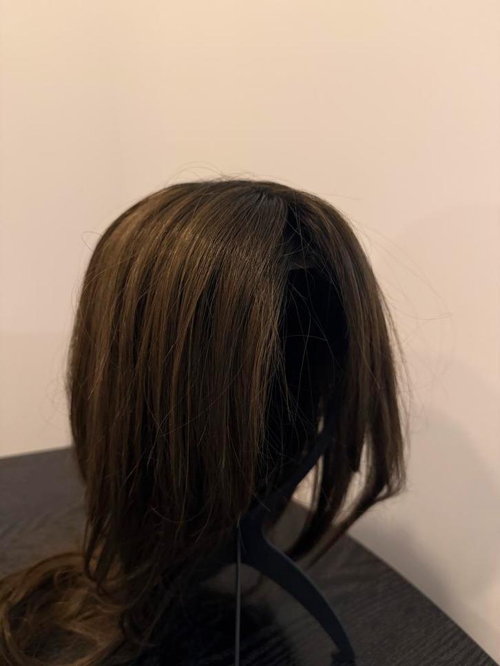 Pruik bruin haar, Sieraden, Tassen en Uiterlijk, Uiterlijk | Haarverzorging, Zo goed als nieuw, Overige typen, Ophalen