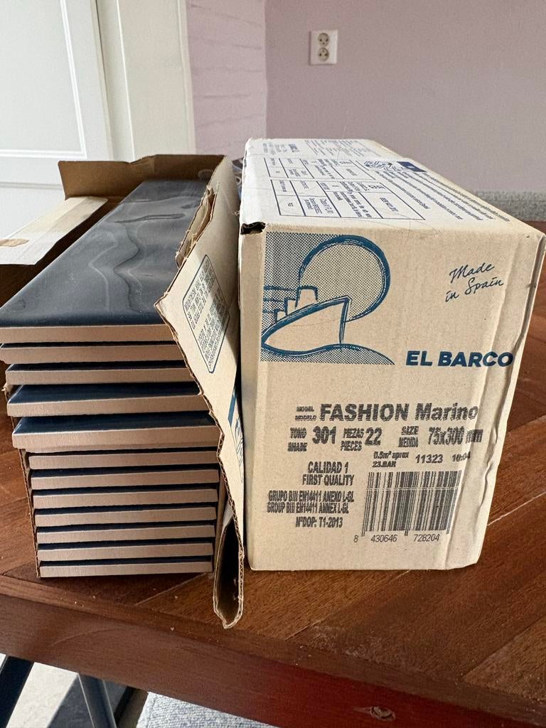 Blauwe wandtegels, 75x300 mm, Nieuw, 20 tot 40 cm, Minder dan 5 m², Wandtegels