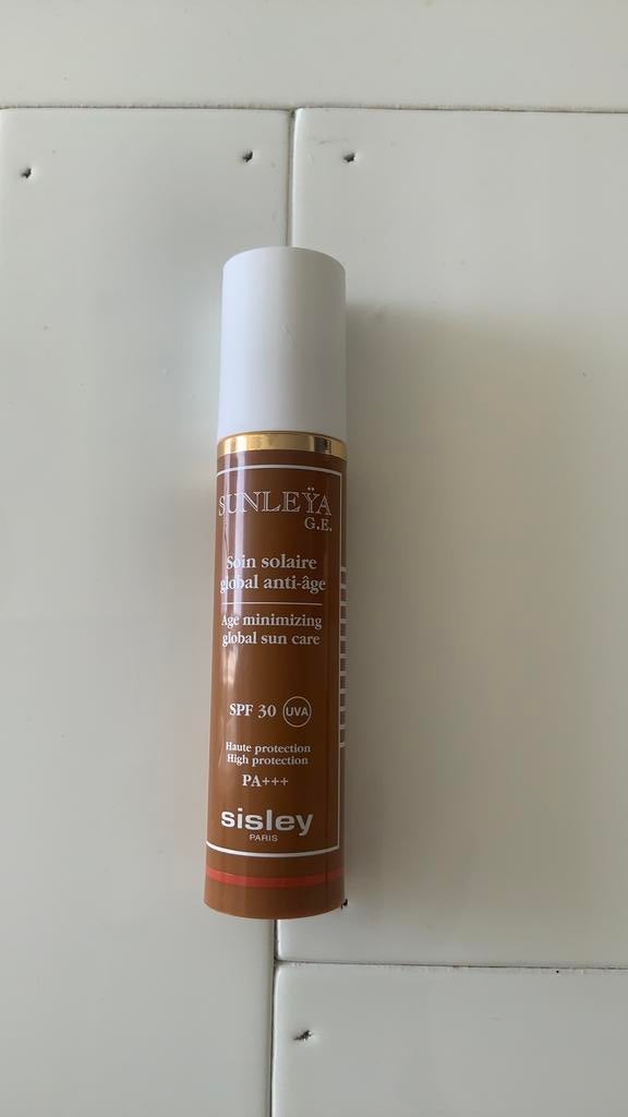 Sisley sunleya spf 30, Sieraden, Tassen en Uiterlijk, Uiterlijk | Gezichtsverzorging, Verzenden, Nieuw, Gehele gezicht, Verzorging