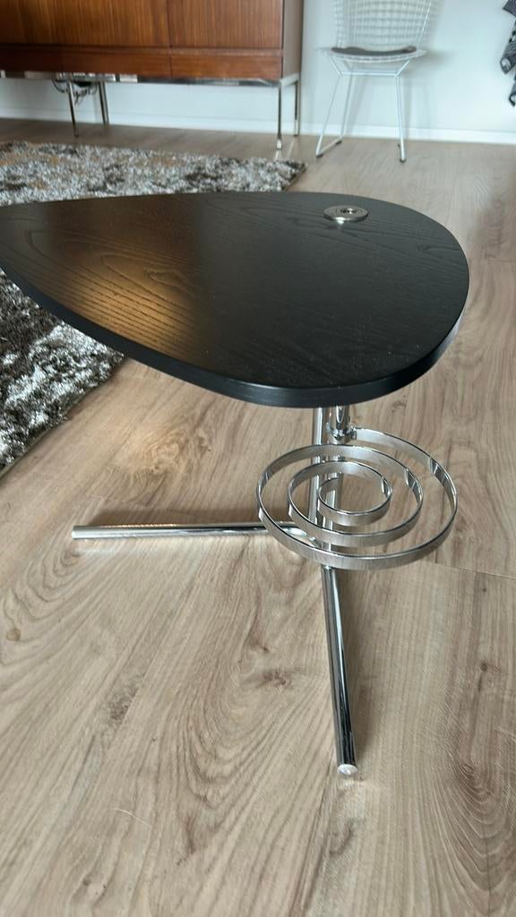 Tecta K22L  bijzettafeltje, Gebruikt, Metaal of Aluminium, Overige vormen, Ophalen