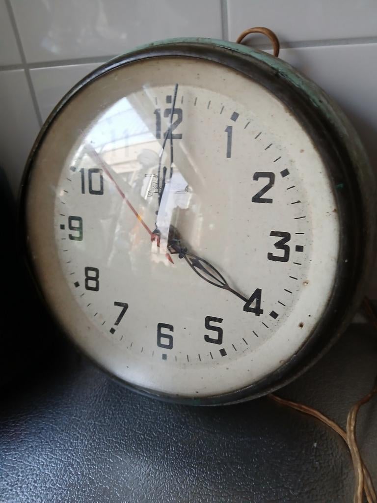 Vintage klok, Huis en Inrichting, Woonaccessoires | Klokken, Ophalen of Verzenden, Gebruikt, Wandklok