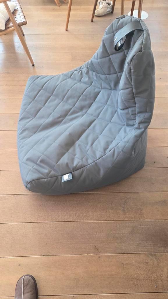 Grijze Zitzak extreme lounging ( voor binnen en buiten), Huis en Inrichting, Zitzakken, Zo goed als nieuw, Zitzakstoel, Grijs