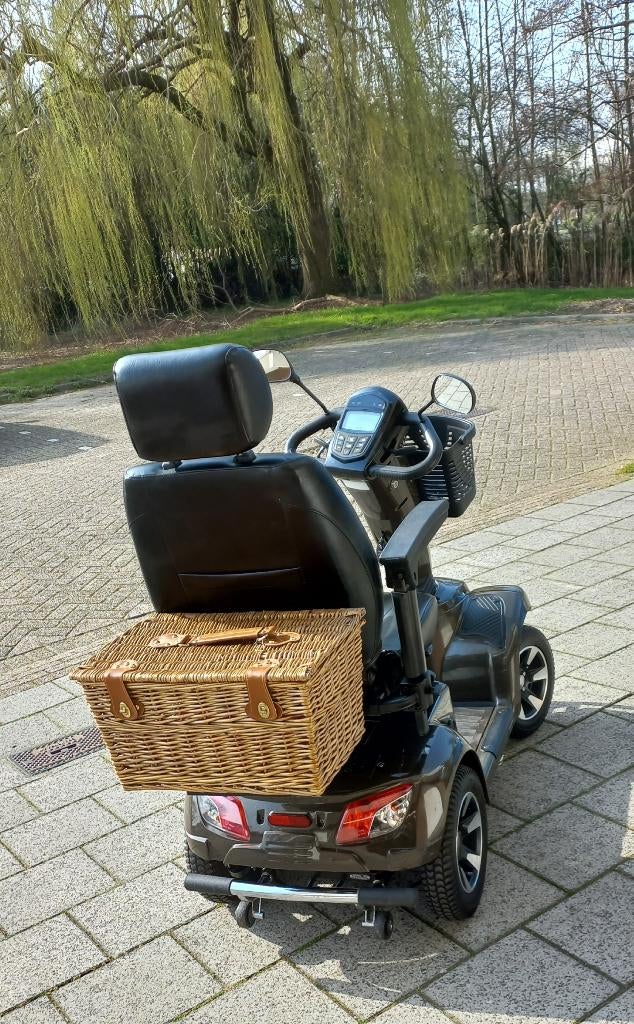 Scootmobiel 4  Carpo 4 LTD nieuwstaat plus 2 nieuwe accu's, Diversen, Brommobielen en Scootmobielen, Ophalen, Zo goed als nieuw