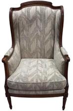 Louis Seize Bergere in notelaar., Antiek en Kunst, Antiek | Meubels | Stoelen en Banken, Ophalen