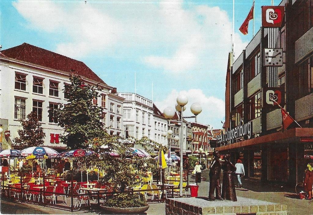 AK 's-Hertogenbosch - De Hooge Steenweg, Verzamelen, Verzenden, 1960 tot 1980, Ongelopen, Noord-Brabant