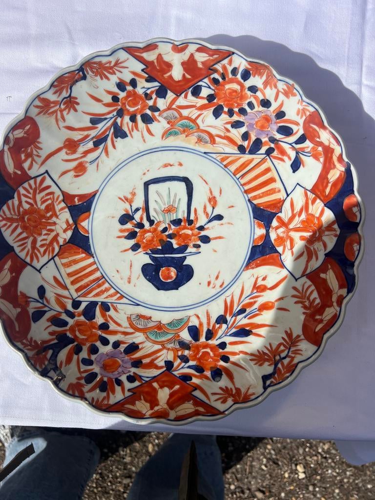 Grote porseleinen schotel met bloemmotief, Antiek en Kunst, Antiek | Porselein, Ophalen