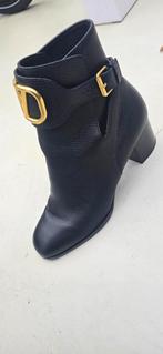 valentino garavani laarzen dames maat 40, Zwart, Lage of Enkellaarzen, Ophalen of Verzenden, Zo goed als nieuw