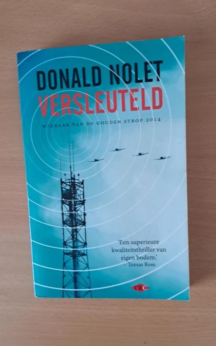 Donald Nolet - Versleuteld, Ophalen of Verzenden, Gelezen, Donald Nolet
