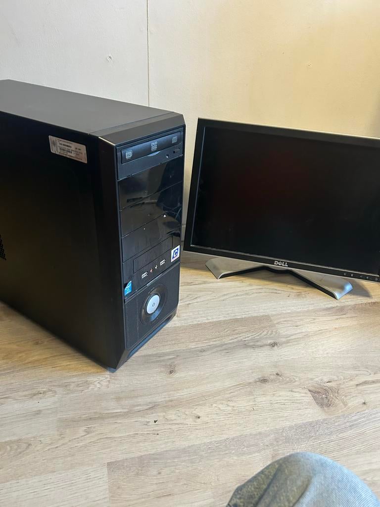Dell pc en beeldscherm met Windows 11, Computers en Software, Desktop Pc's, Ophalen, Gebruikt, Met monitor